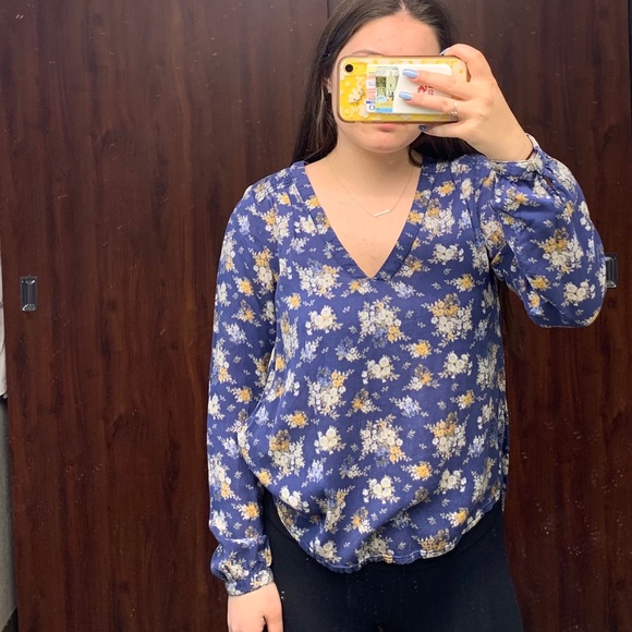 Floral v-neck blouse - Picture 1 of 3